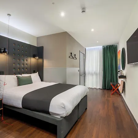 Hotel Point A Liberties 3*